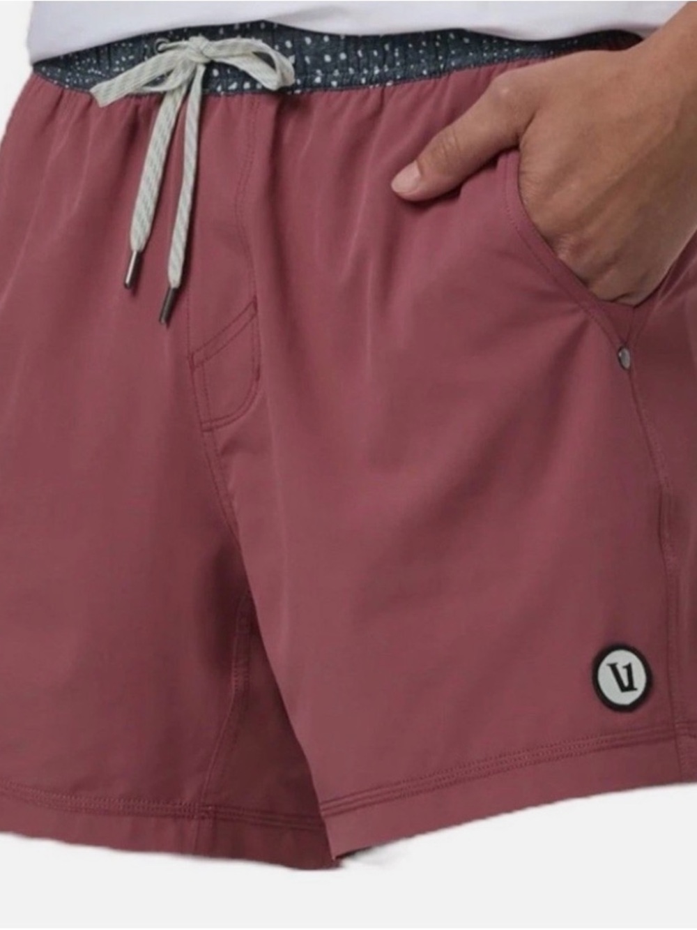 Vuori Men’s Kore Lined Shorts 5" Inseam – Saltwater Red – Size Large